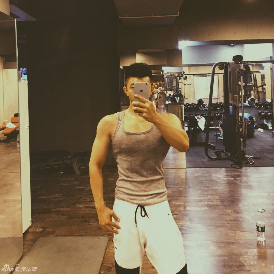 好男儿李浩轩邀你【全民show身趴】_高清图集_新浪网