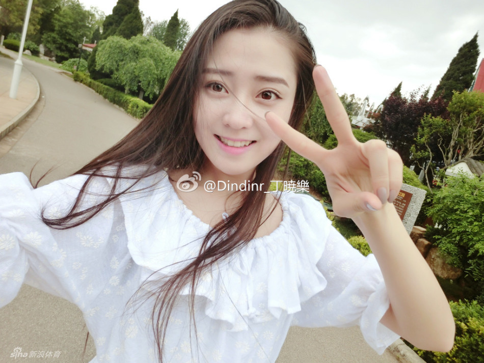 网红骑马照惹粉丝疯狂赞_高清图集_新浪网