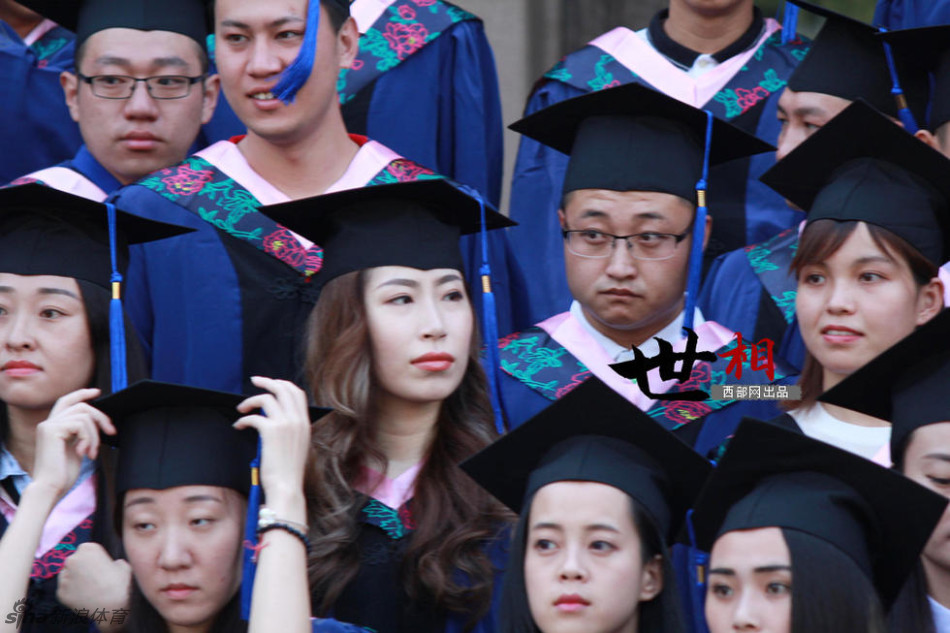 90后女研究生毕业后北漂立志当臀模_高清图集_新浪网