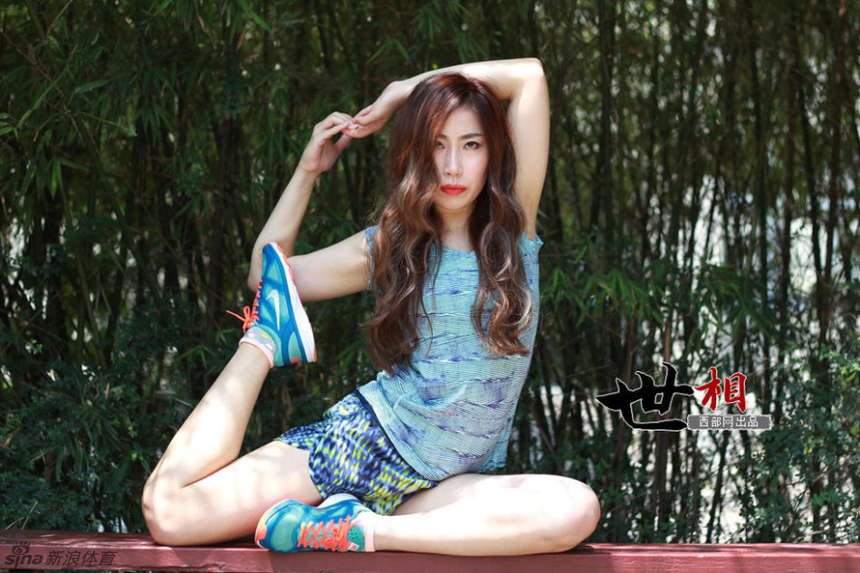 90后女研究生毕业后北漂立志当臀模_高清图集_新浪网