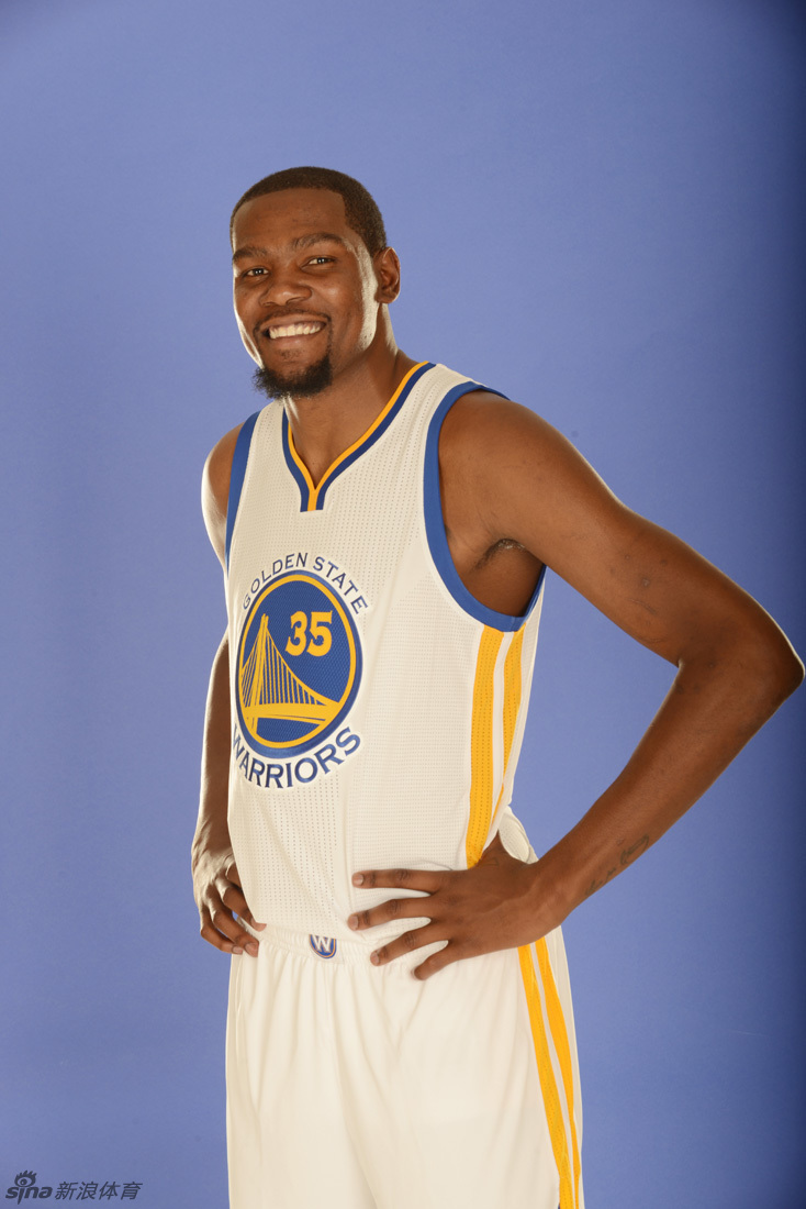 杜兰特亮相勇士将身披35号 (/20)
