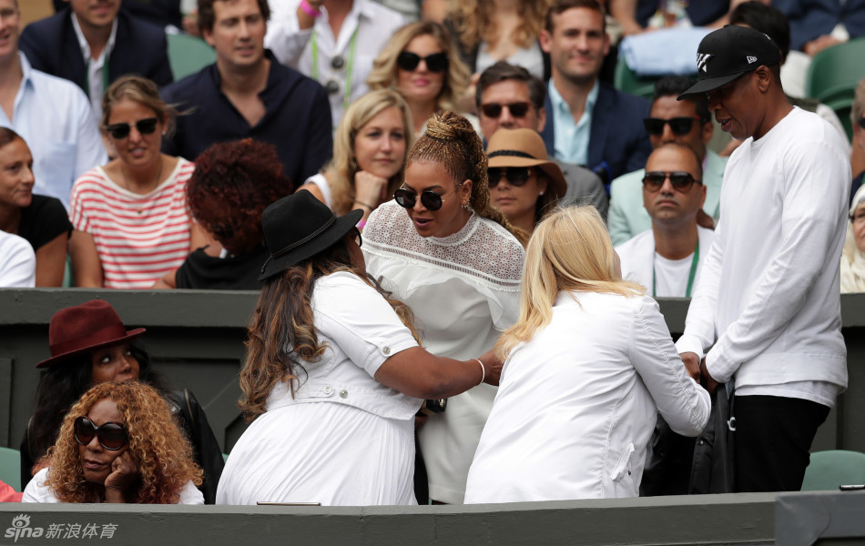 众星观战女单决赛_高清图集_新浪网