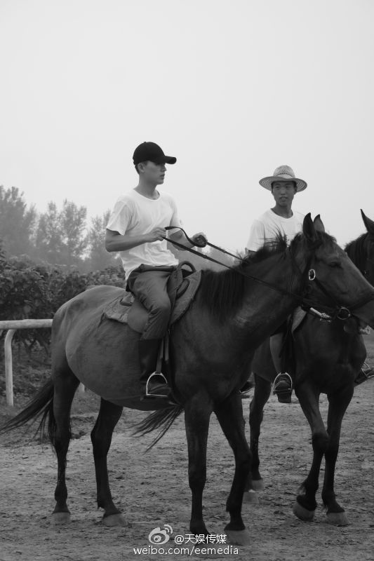 欧豪骑马训练英气十足_高清图集_新浪网