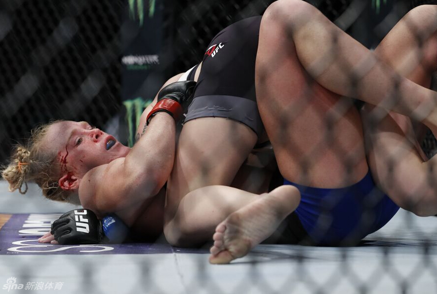 ufc on fox 20霍尔姆遭重击_高清图集_新浪网