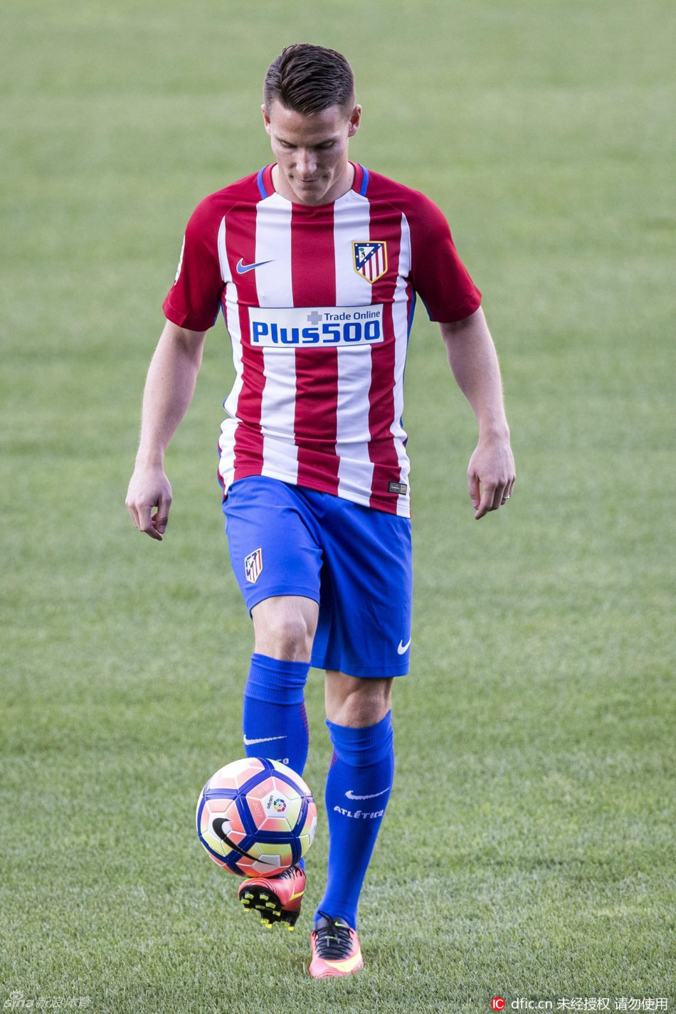 北京时间8月1日,刚刚从塞维利亚转投至马竞的法国前锋加梅罗正式亮相