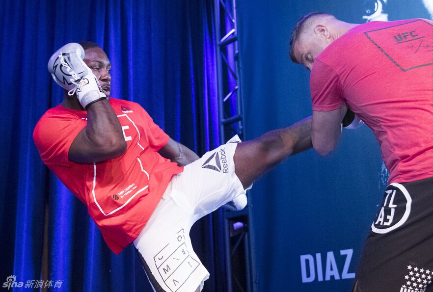 ufc202公开训练集锦 康纳秀地面柔术