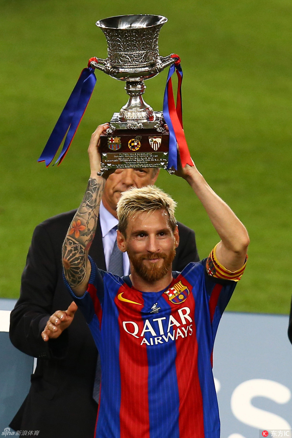 西班牙超级杯巴萨夺冠瞬间_高清图集_新浪网