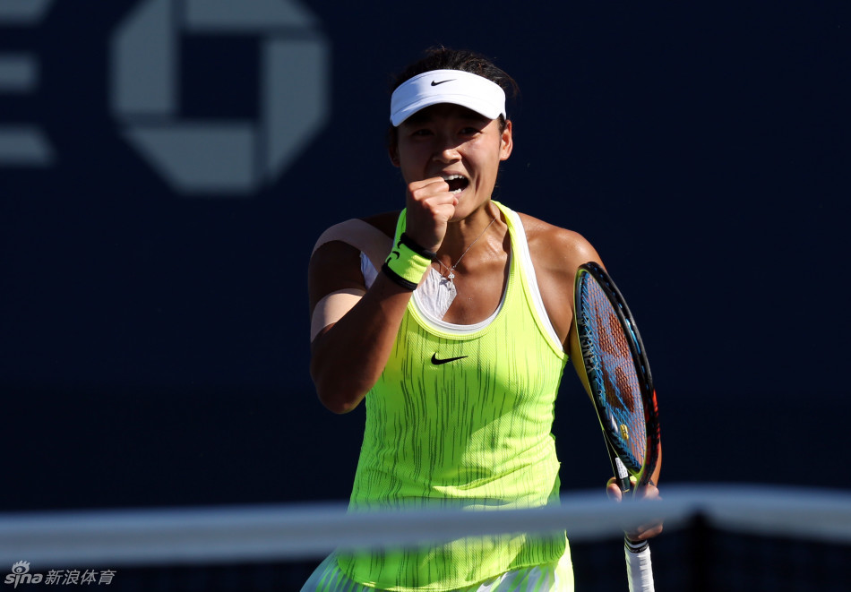 段莹莹庆祝胜利