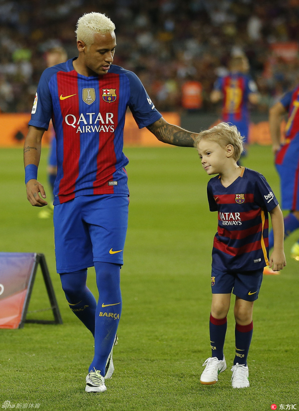 [西甲]巴萨1-2阿拉维斯_高清图集_新浪网