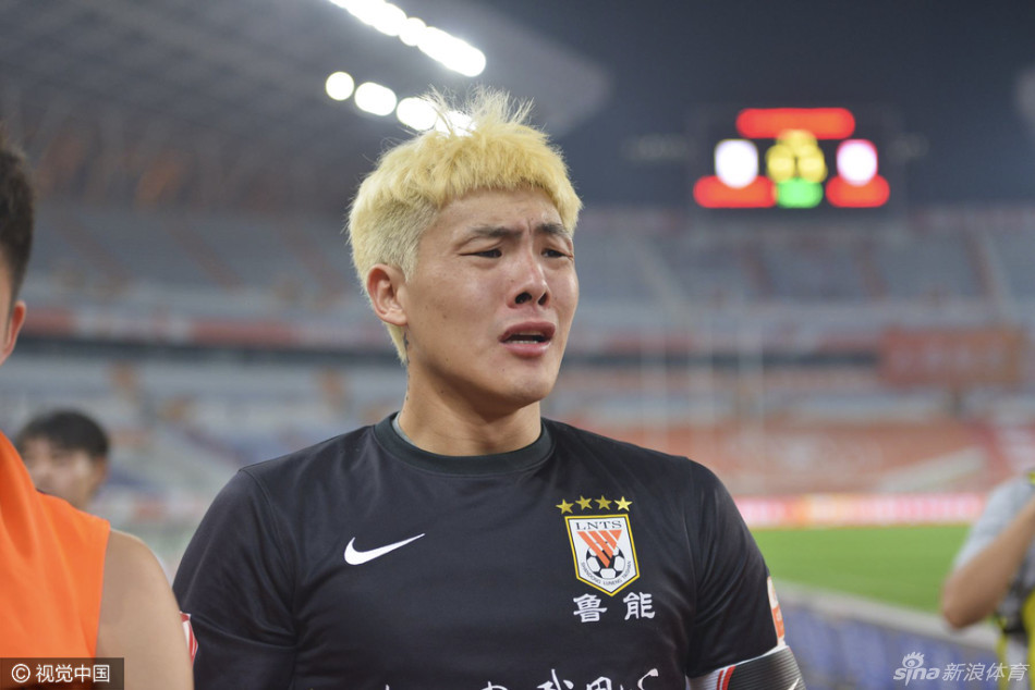 鲁能亚泰赛后王大雷疑与宋龙激烈争执_高清图集_新浪网