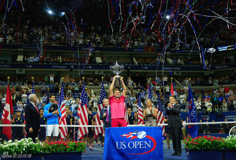 [美网]瓦林卡夺冠捧杯_高清图集_新浪网