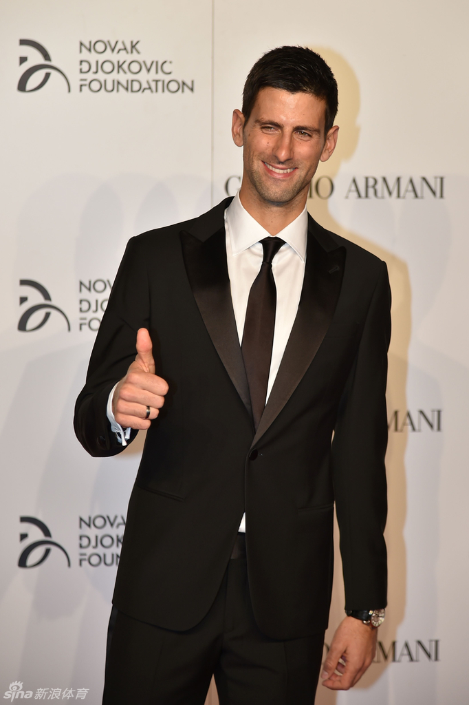 德约科维奇帅气亮相 支持   键翻阅图片 列表查看 大图 全屏观看 1