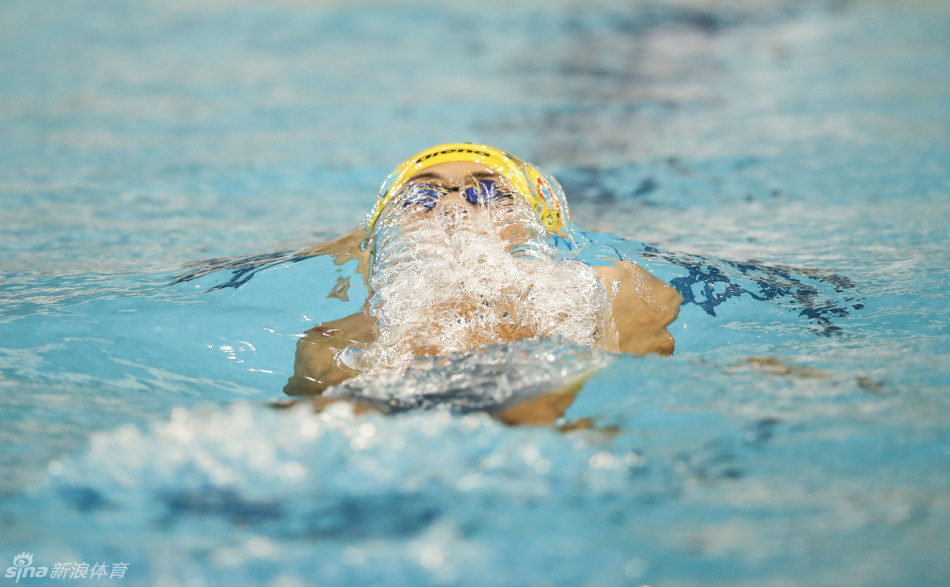 新浪直击徐嘉余100米仰泳夺冠_高清图集_新浪网
