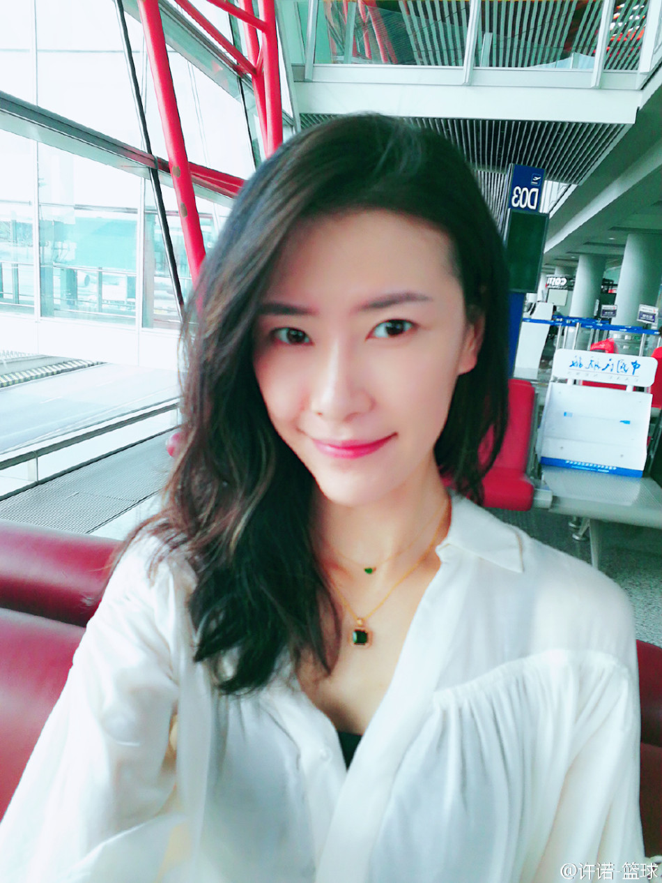 许诺,身高1米95,前江苏女篮球员,曾入选过中国女篮国家队,现在已经从