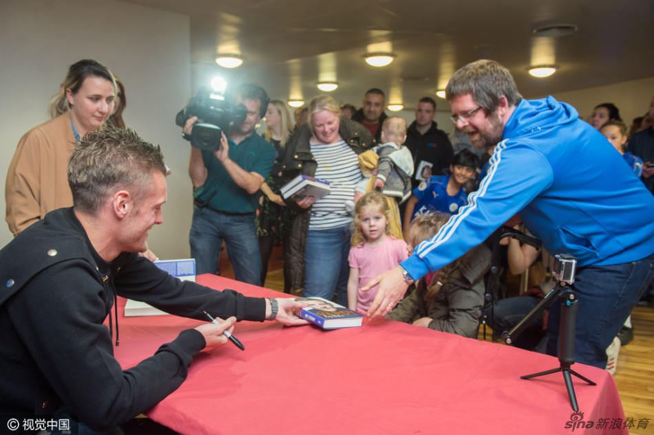 瓦尔迪发布自传