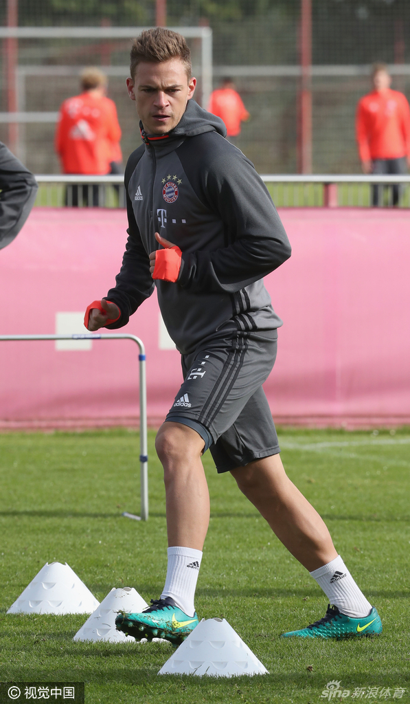 拜仁球员训练备战_高清图集_新浪网