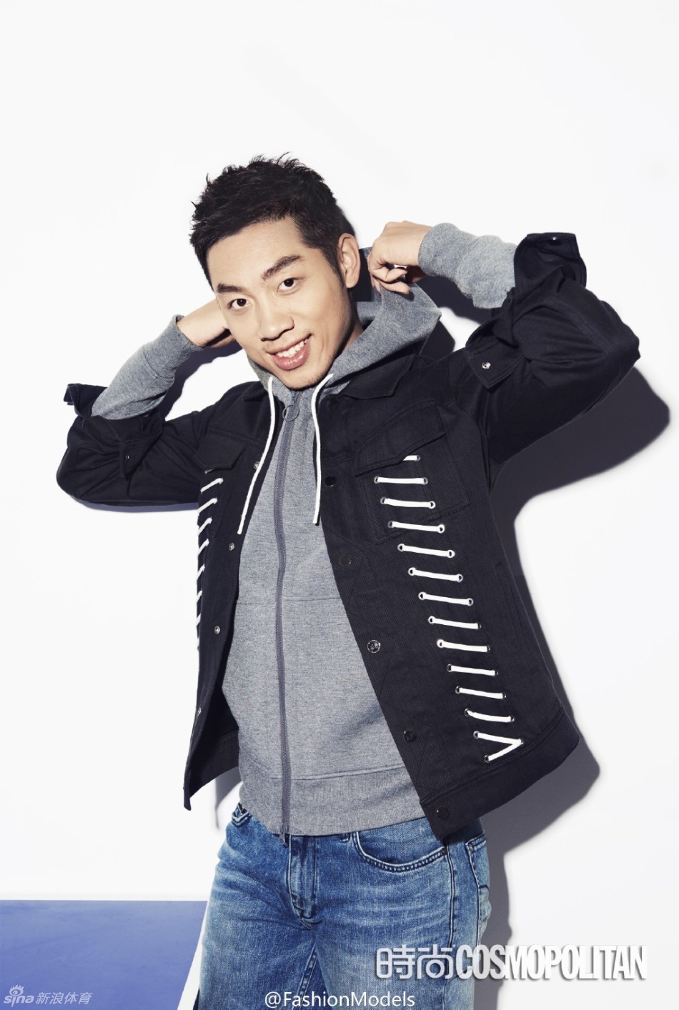 刘国梁携马龙许昕拍时尚写真_高清图集_新浪网