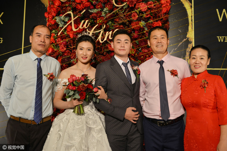 击剑女神许安琪大婚惠若琪伴娘_高清图集_新浪网