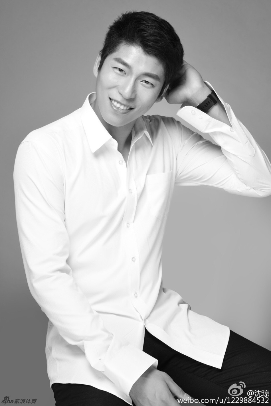 前中国男排队长沈琼时尚写真_高清图集_新浪网