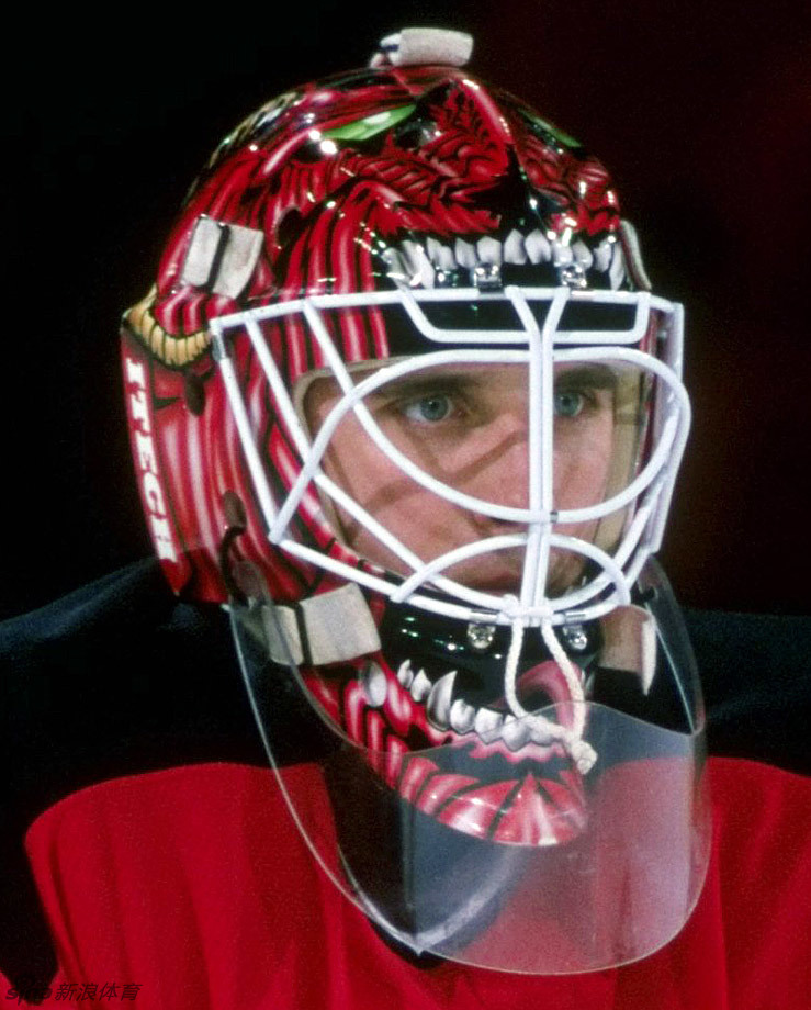 冰球场上那些奇形怪状的面具