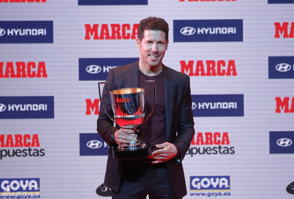 c罗荣获迪斯蒂法诺奖