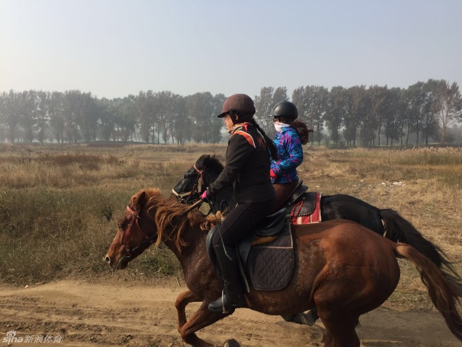 雾霾天难挡马友野骑热情