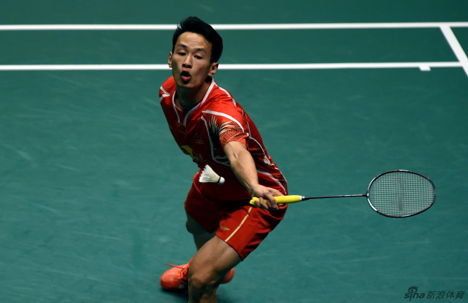 继续左滑进入下一图集 继续左滑进入下一图集 赵俊鹏救球 1/6