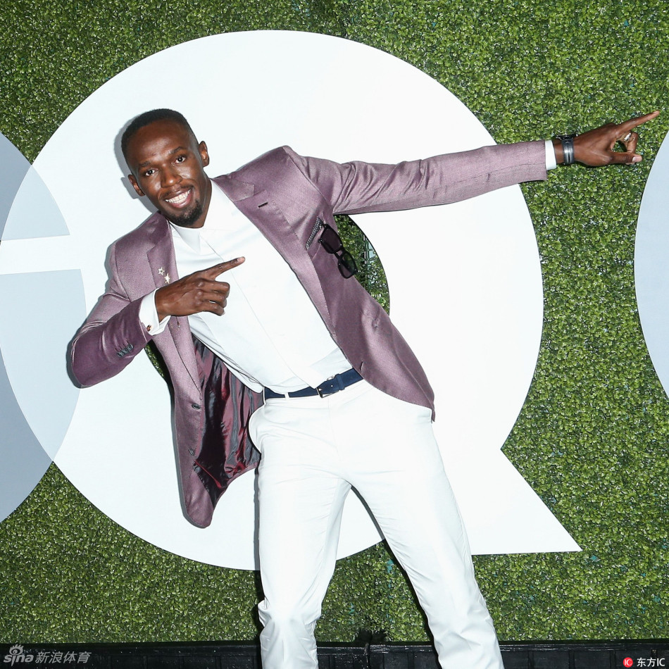 博尔特西装出席派对展现标志动作_高清图集_新浪网