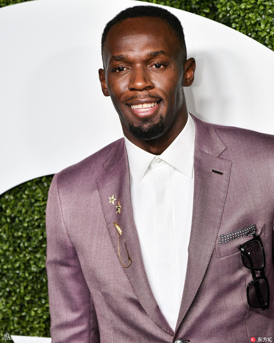 博尔特正装出席