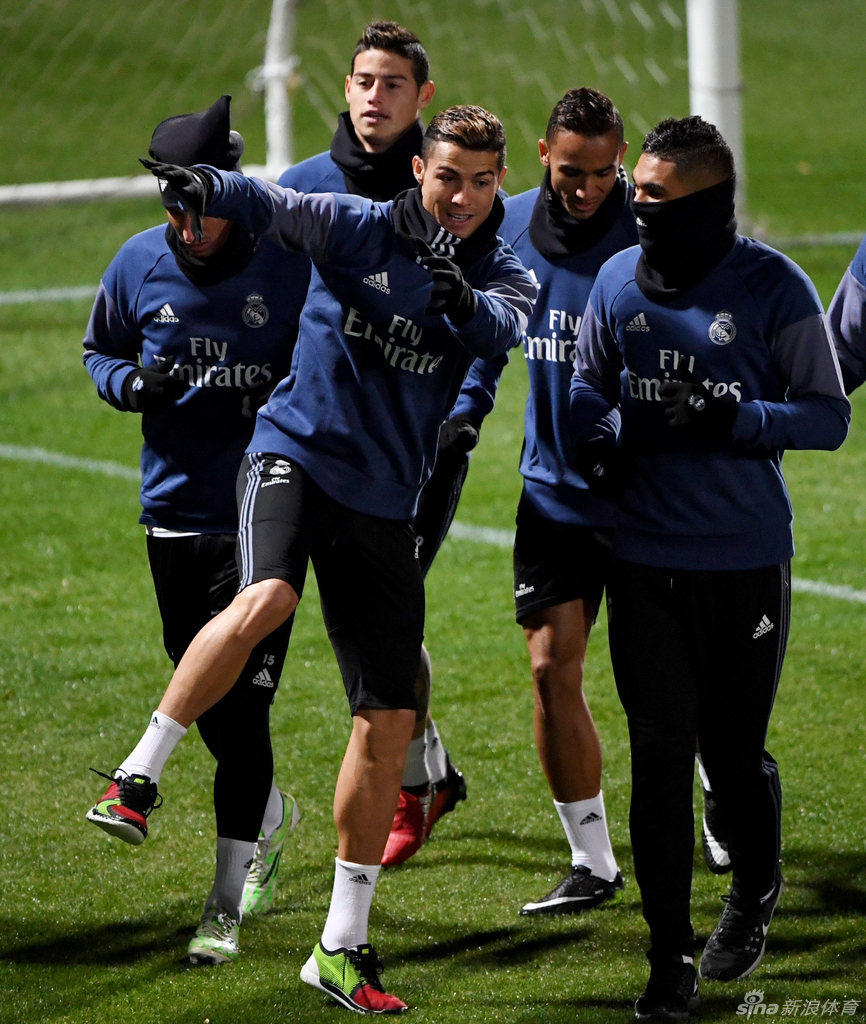 皇马训练备战世俱杯决赛_高清图集_新浪网