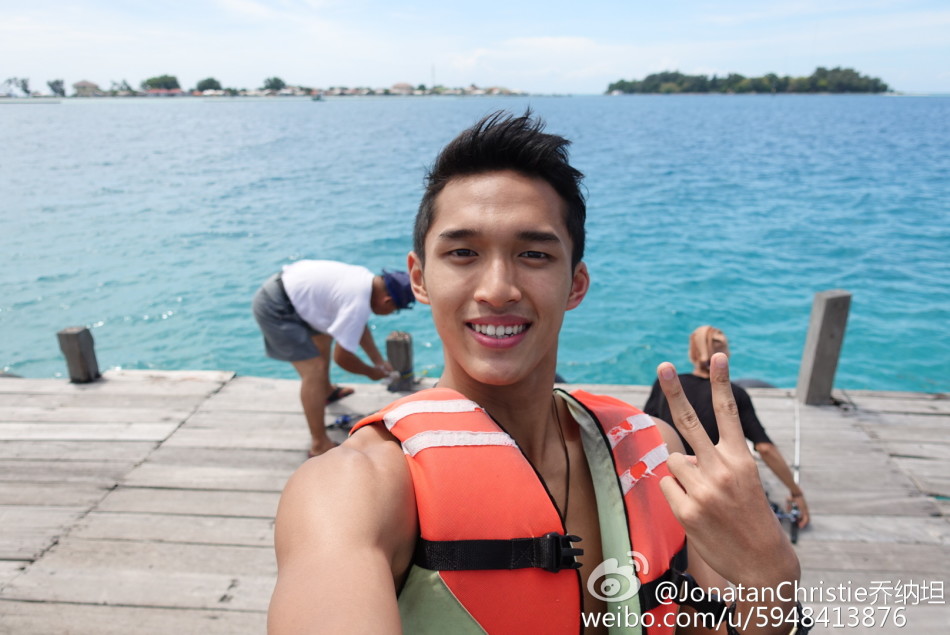 印尼羽球好手乔纳坦帅气逼人_高清图集_新浪网