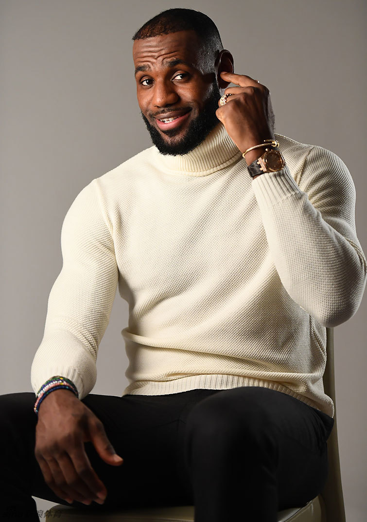 詹姆斯《体育画报》年度写真