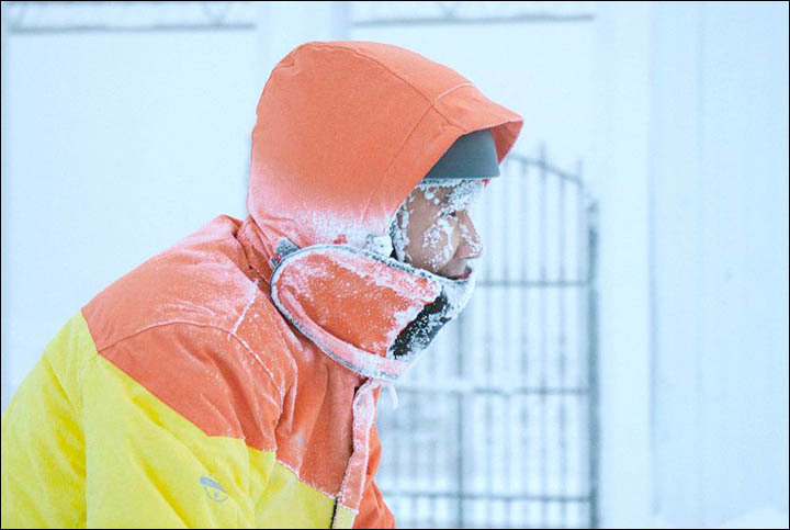 战斗民族!零下40度举行单车比赛