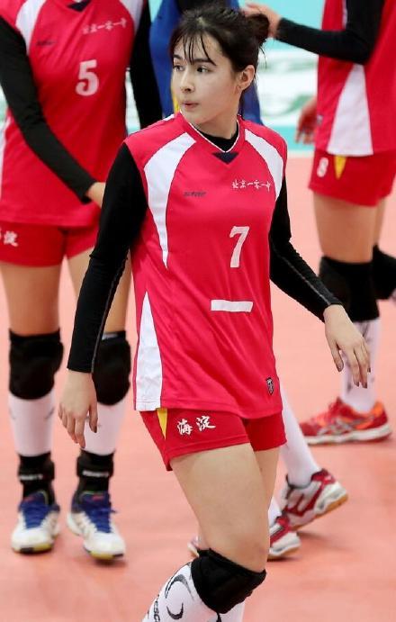 阿迪娜,上周她代表北京一零一中学参加了2016年北京市中小学生排球