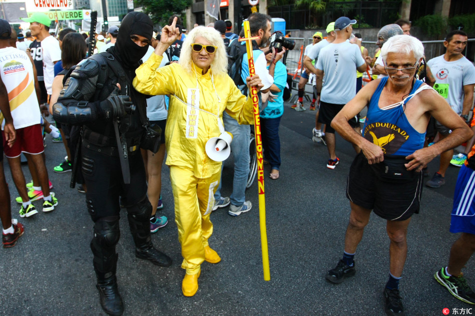 圣保罗举行迎新跑 选手奇装异服吸人眼球
