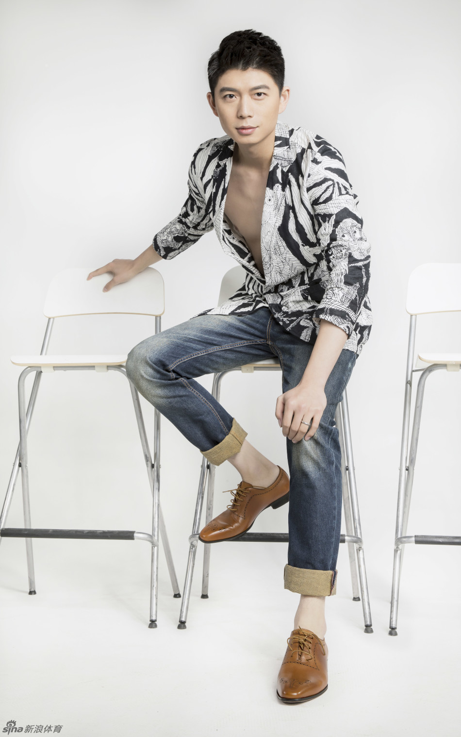 羽球名将龚伟杰时尚写真