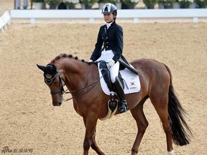 马术特长生郑宥拉丹麦被捕_高清图集_新浪网