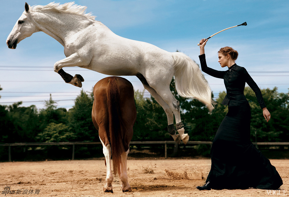 盘点性感热辣马术封面女郎_高清图集_新浪网