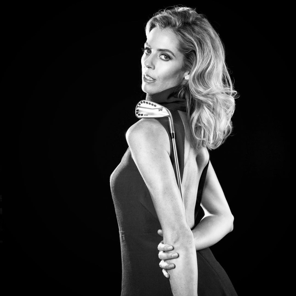 高尔夫长腿美女安娜劳森美照_高清图集_新浪网