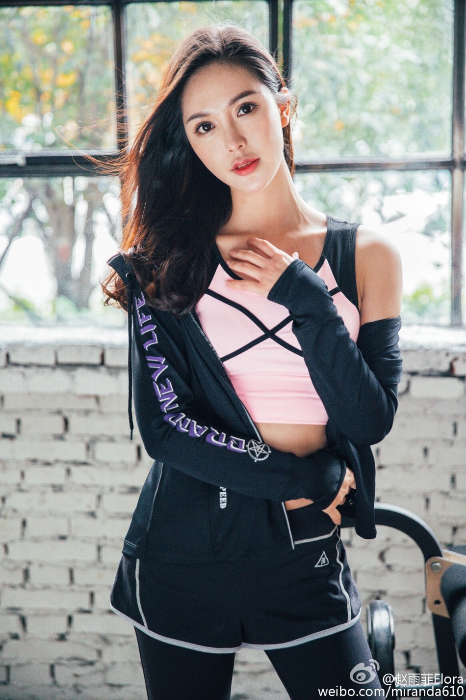 凹凸曼:名模跑步健身好身材 容貌姣好显秀丽_高清图集_新浪网