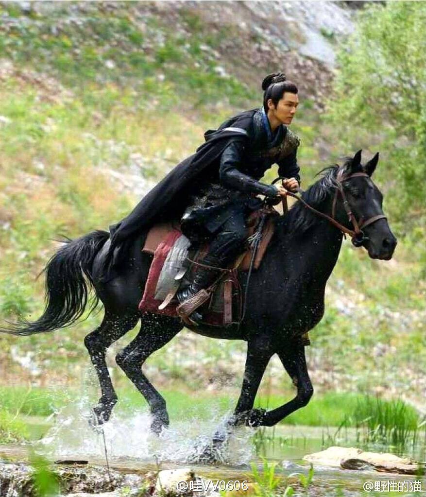 钟汉良剧中骑马帅气眼神杀_高清图集_新浪网