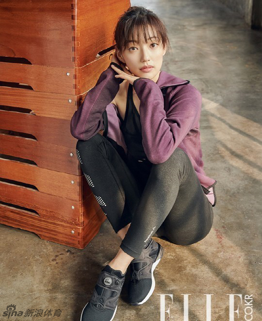 韩性感女星李l拍性感写真 身穿低胸装前凸后翘_高清图集_新浪网