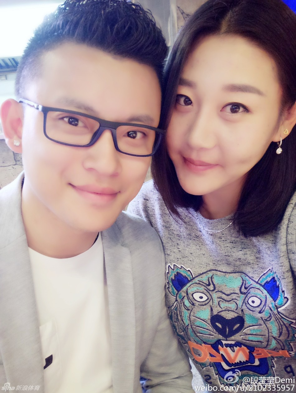 段莹莹和男友亲密合照_高清图集_新浪网