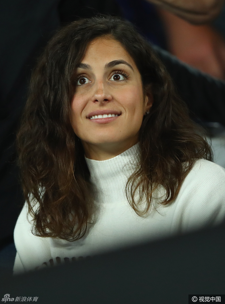 纳达尔女友观战澳网比赛