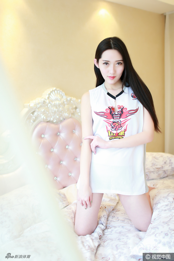 篮球宝贝美腿诱惑私房写真_高清图集_新浪网