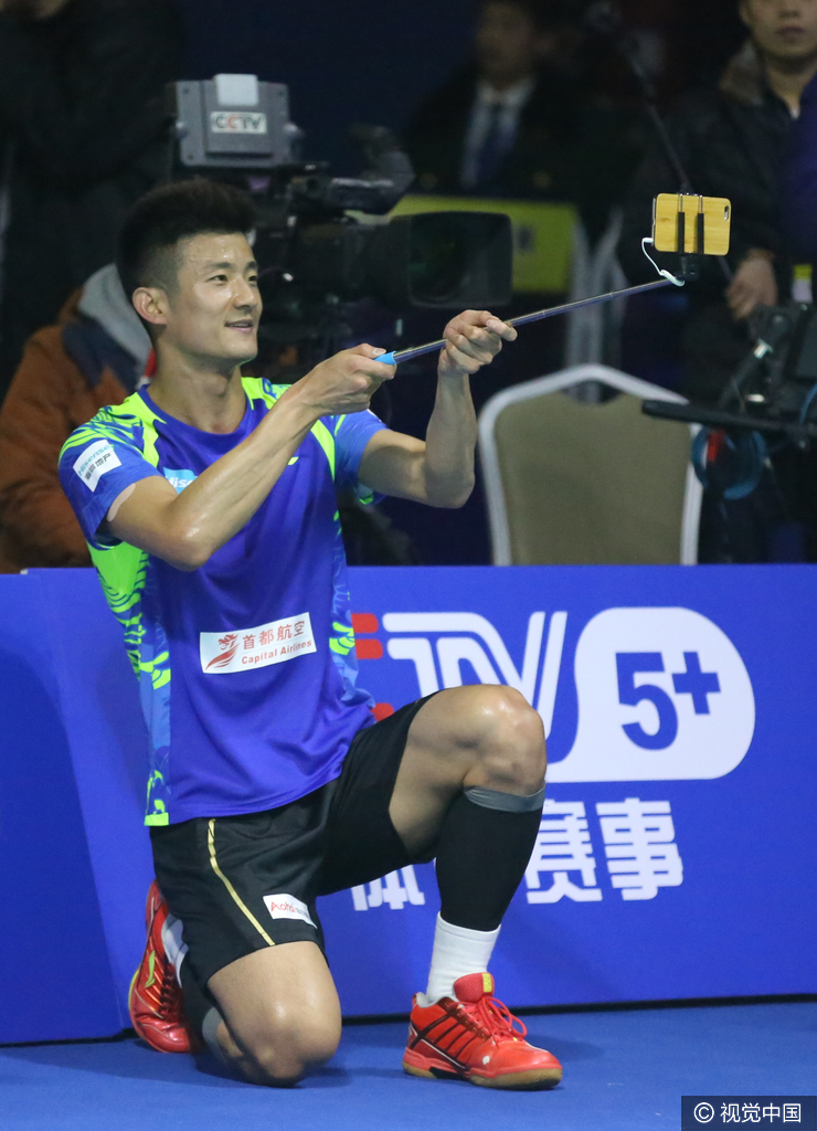 羽超谌龙跪地自拍_高清图集_新浪网