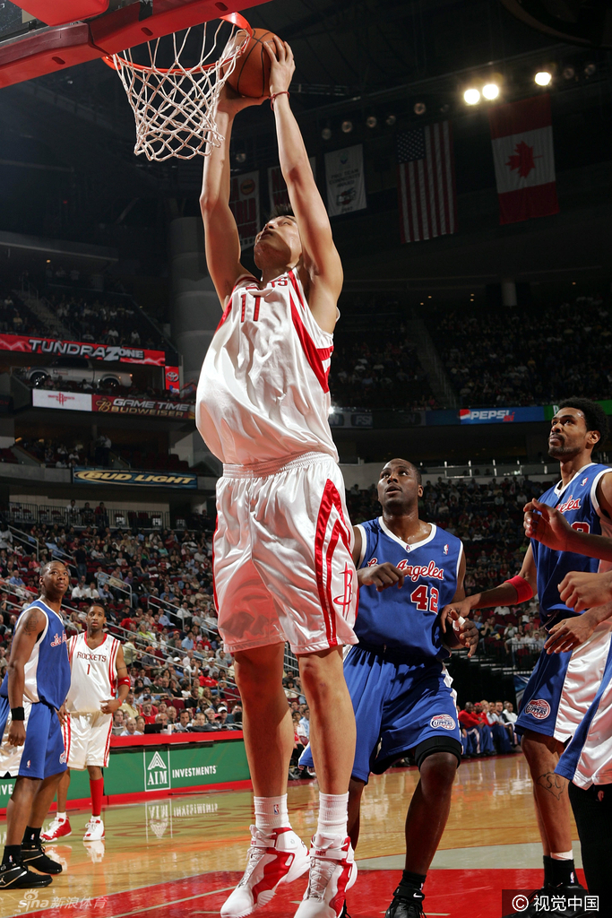 姚明火箭队球衣即将退役,让我们来回顾下曾闪耀美职篮的"yao11"战袍.