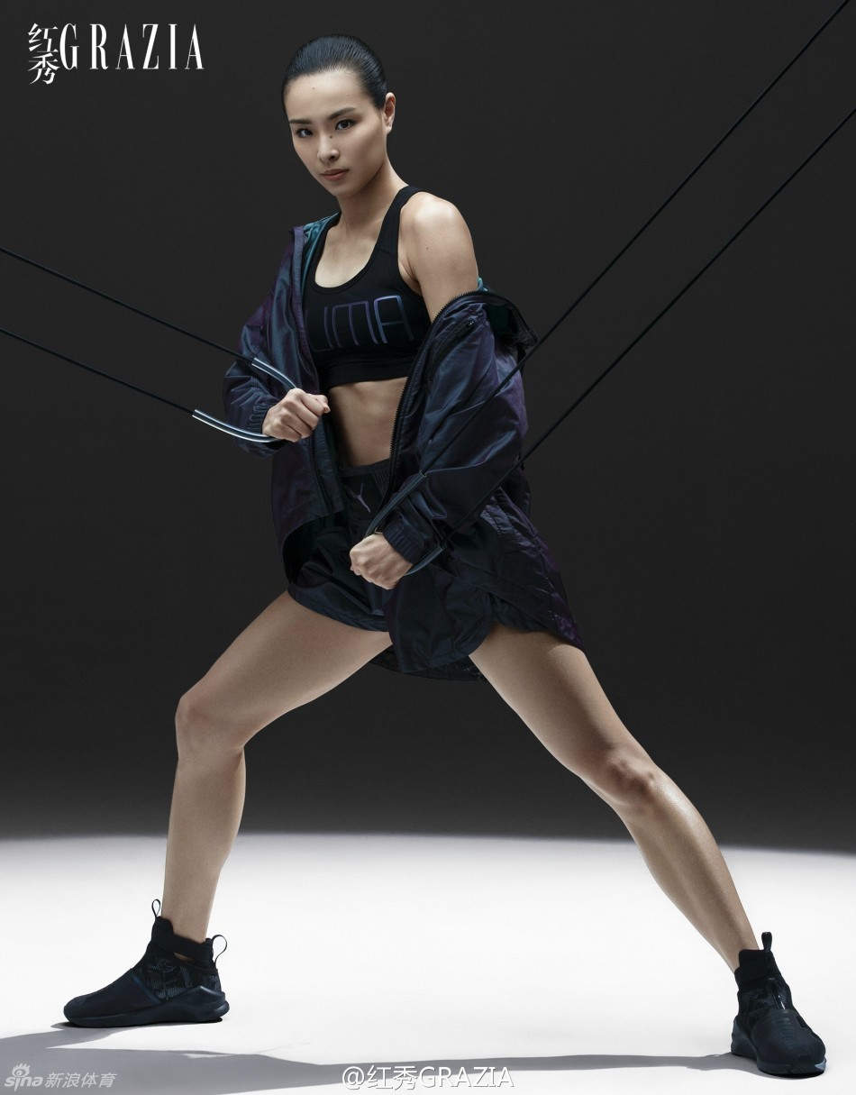 吴敏霞霸气侧露显身材