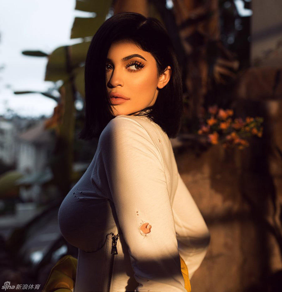 卡戴珊小妹凯莉詹娜杂志写真_高清图集_新浪网