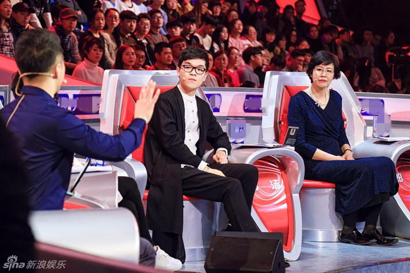 柯洁坐镇最强大脑嘉宾_高清图集_新浪网